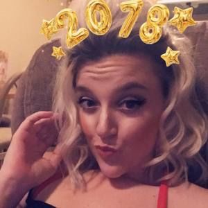 Meet your Posher, Holly